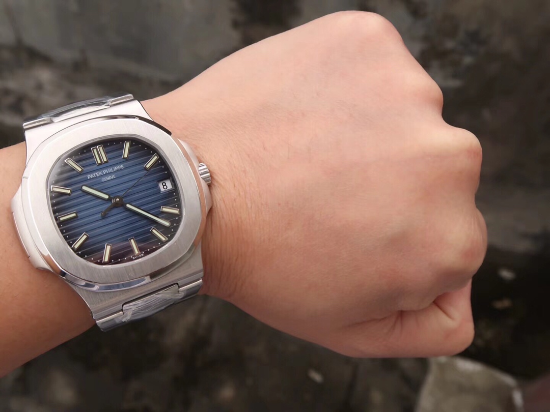 patek-philippe-1686-10.jpg