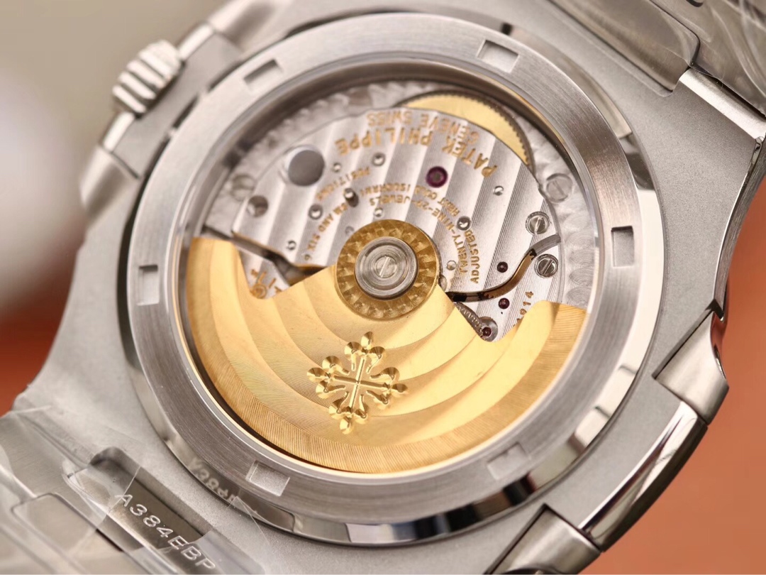 patek-philippe-1686-6.jpg