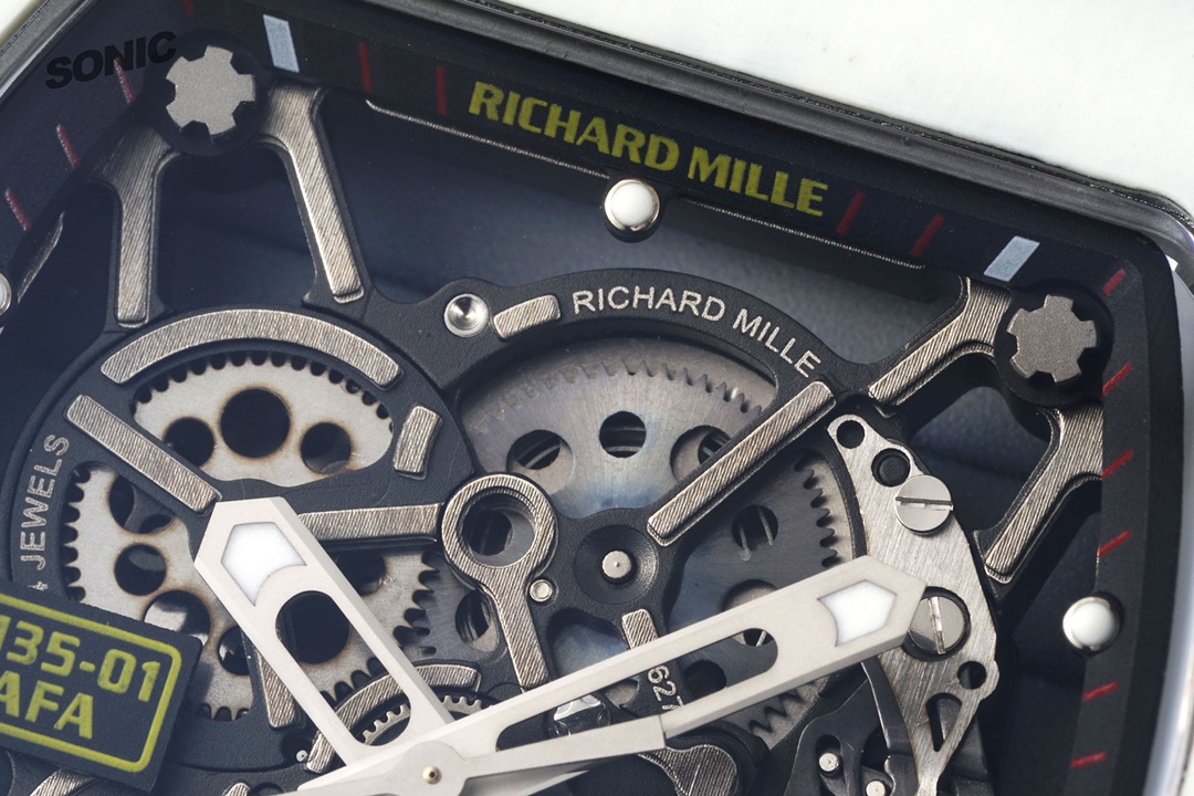 richard-mille-2400-5.jpg